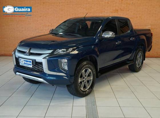 MITSUBISHI L200 TRITON 2.4 16V TURBO DIESEL SPORT HPE CD 4P 4X4 AUTOMÁTICO MITSUBISHI L200 TRITON 2.4 16V TURBO DIESEL SPORT HPE CD 4P 4X4 AUTOMÁTICO